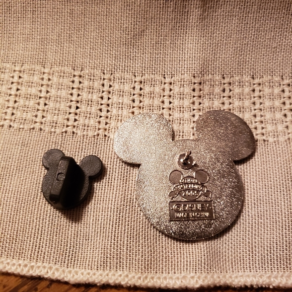 2005 Red, White, and Blue Mickey Trading Pin - Picture 5 of 6